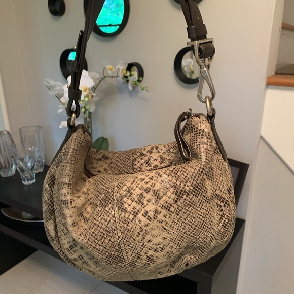 Real leather Banana Republic bag - Picture 7 of 9